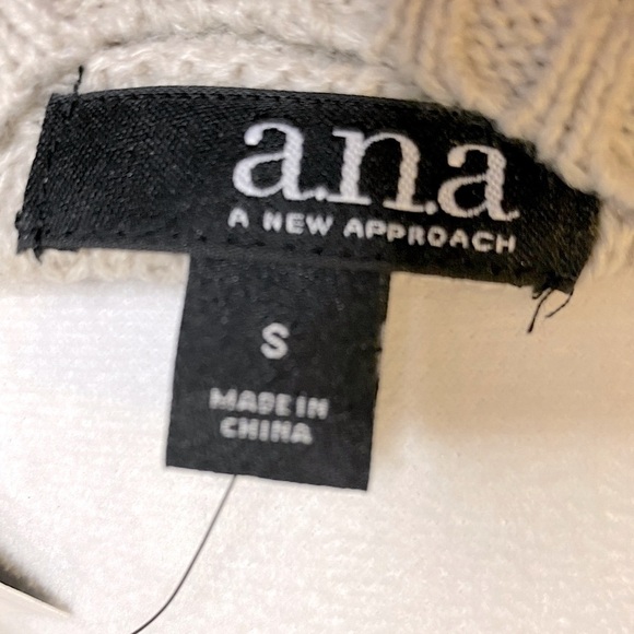 NWT a.n.a Oatmeal and Navy Stripe Crewneck Tunic Length Sweater Size Small - Picture 10 of 14